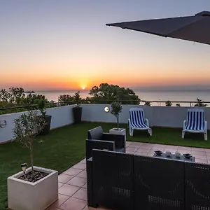 https://makenzy-seaview-penthouse.larnacahotels.org