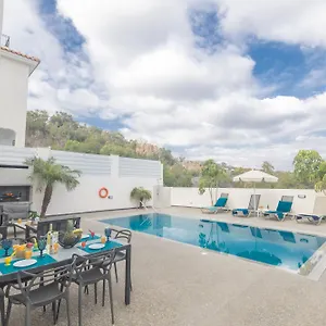 casa-de-nicole.protaras-cy-hotels.com/